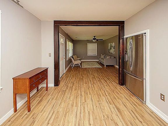 4th image of 304 Stinson Dr