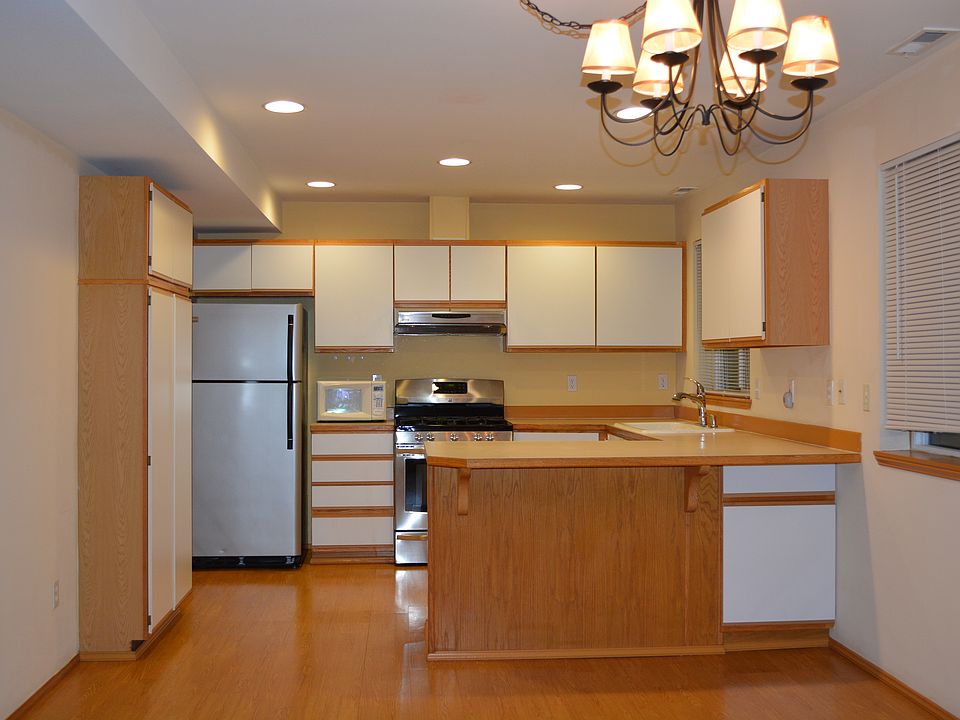 1st image of 20425 Poplar Way