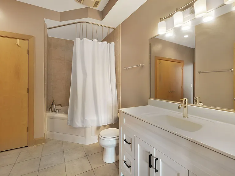 1550 E Royall Pl #403 — Photo 11