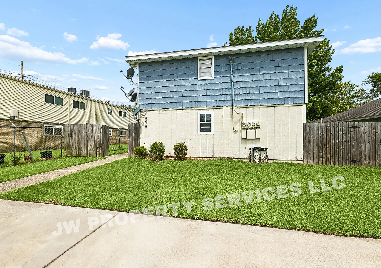 204 Wilker Neal Ave. — Photo 2