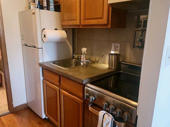 4th image of 200 Avenue A APT 3C