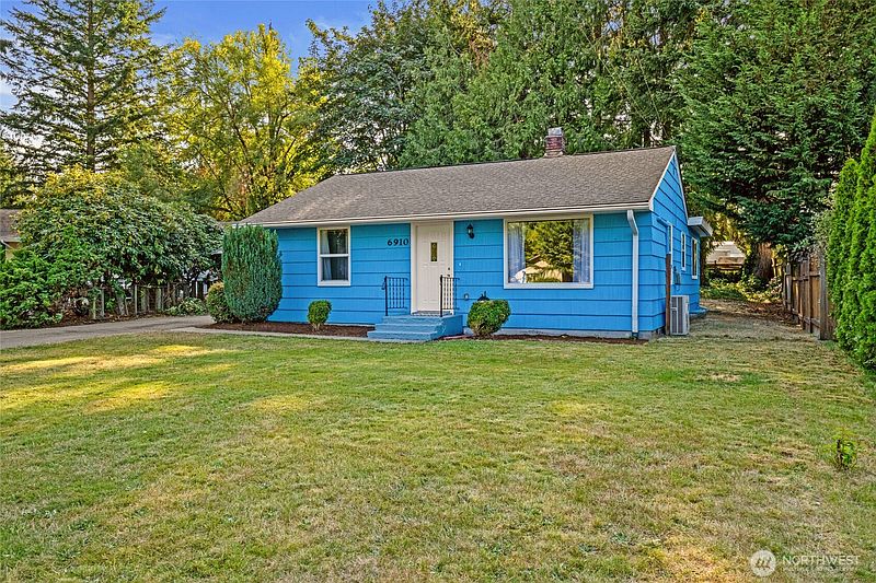 3rd image of 6910 Columbia Court
