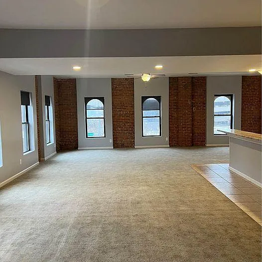 306 W 3rd St #306 — Photo 7