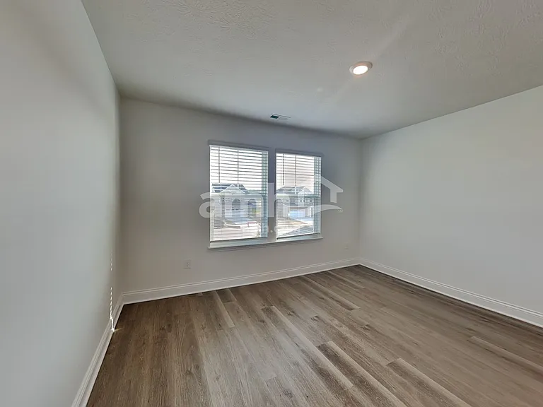 319 Pine Hill Ct — Photo 16