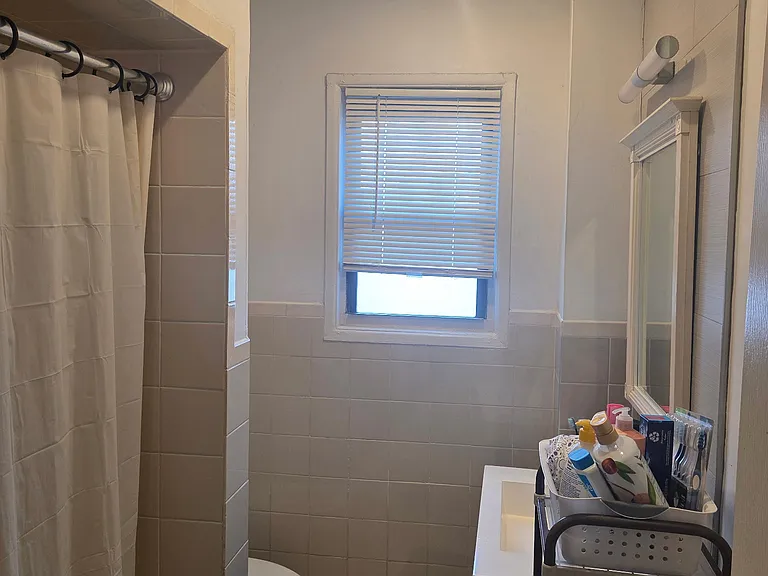 2905 Summit Ave #3 — Photo 2