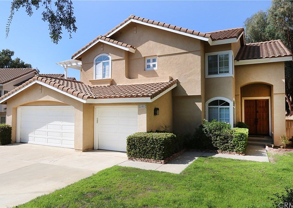 1st image of 23902 Solitaire Dr