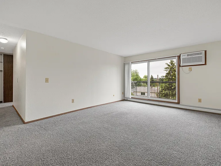 Candlewood Apartments — Photo 8