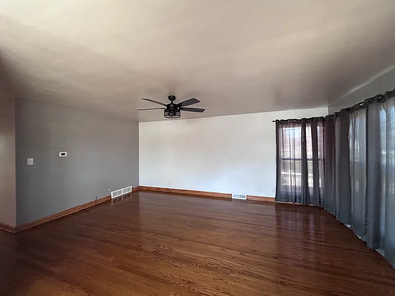 219 Sherman Ave — Photo 8