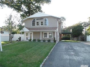 119 Lakeview Ave, West Islip, NY 11795