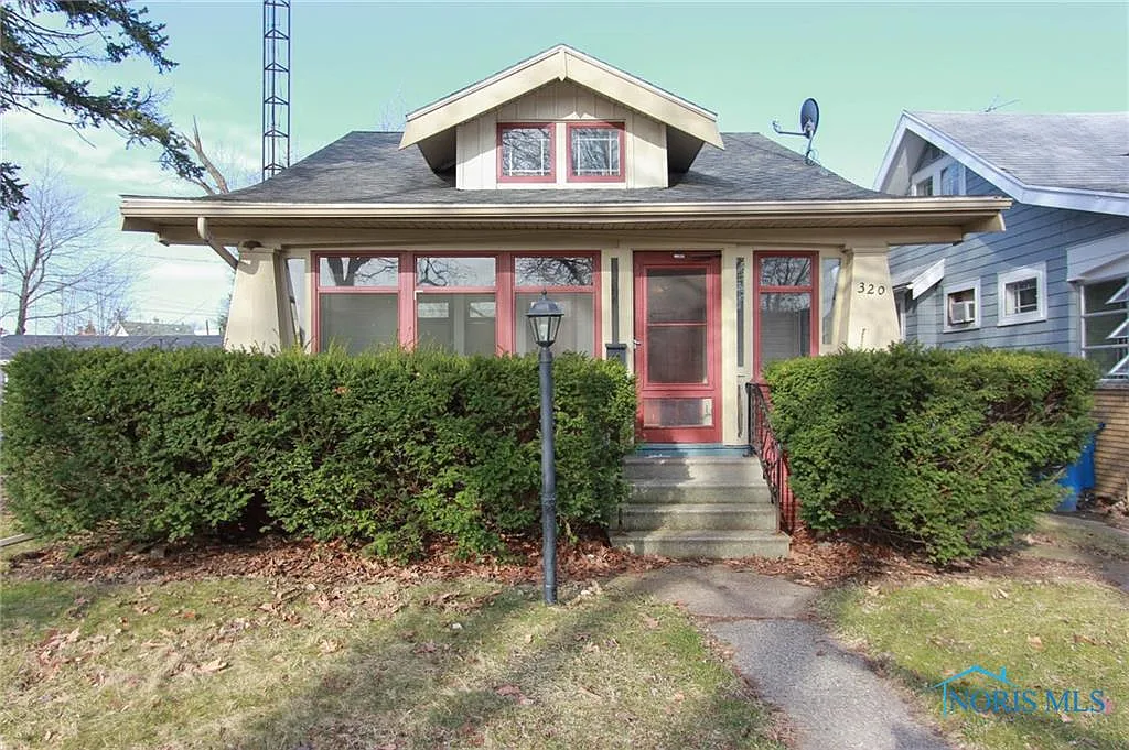 320 Cyril St photo 1