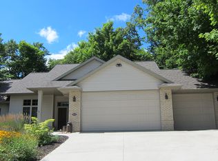 312 Plaza Ln, Plymouth, WI 53073