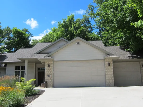 312 Plaza Ln, Plymouth, WI 53073