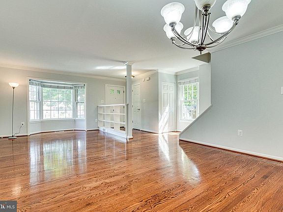 5th image of 7326 Rockford Dr
