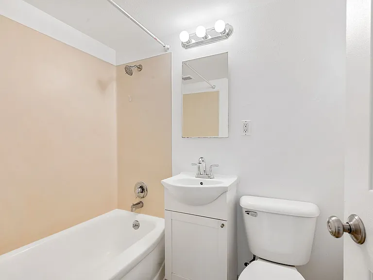 Melbourne Apartments — Photo 31