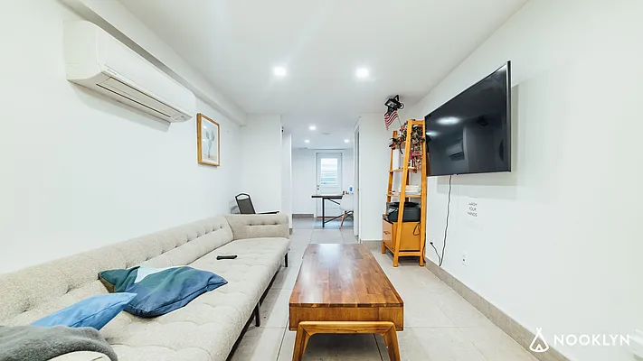 Rented by Nooklyn NYC LLC | media 22