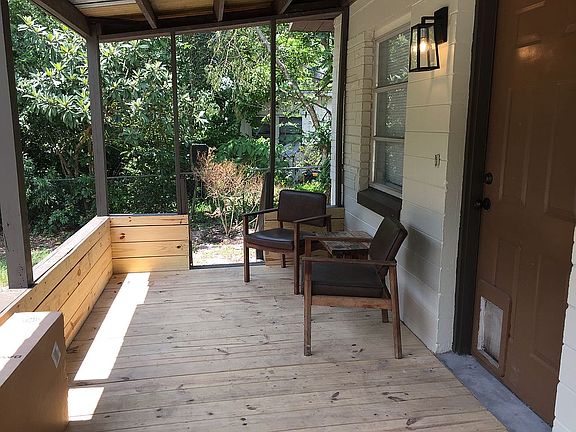2nd image of 941 Oleander Ave