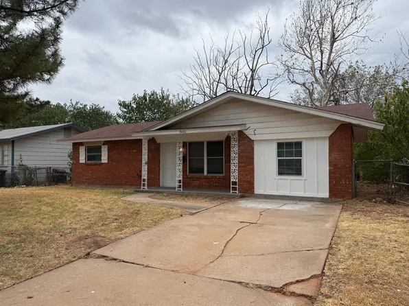 2421 Queensbury Rd, Moore, OK 73160