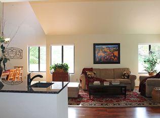 2589 Holly Valley Dr, Vista, CA 92084