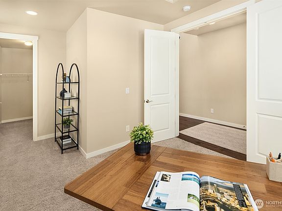 5th image of 9213 Ash Avenue SE