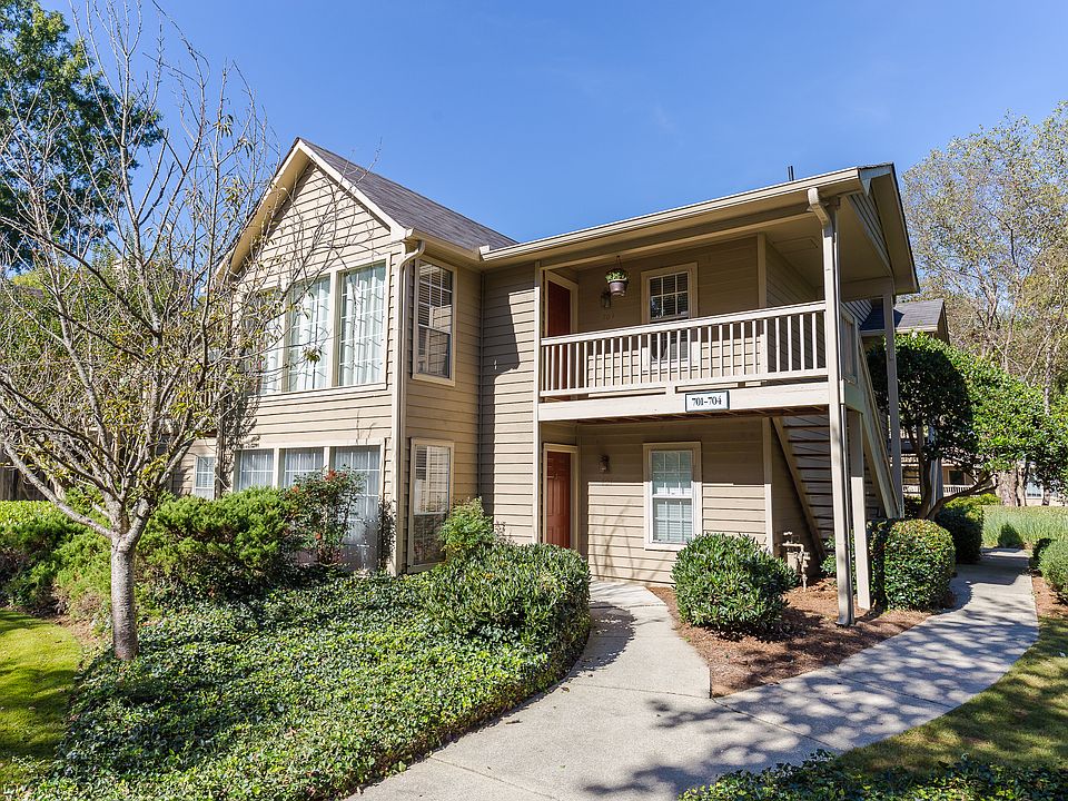 1st image of 703 Country Park Dr SE #703