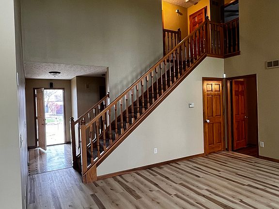 2nd image of 773 Barberry Spur Ave