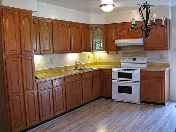 Updated Kitchen with plenty of cabinet space