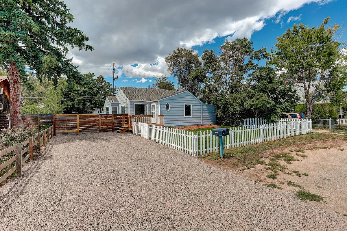 Building Photo - 1357 Chase St #CARRIAGE HOUSE