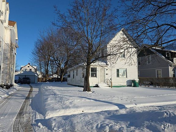 3rd image of 45 Vale St