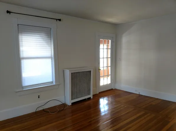 24 Fairview Ave #1, Ipswich, MA 01938