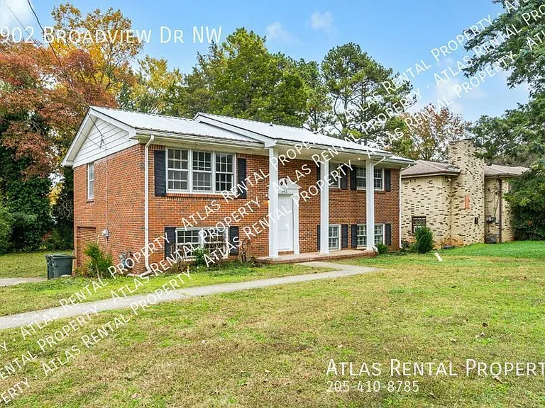 2902 Broadview Dr NW — Photo 2