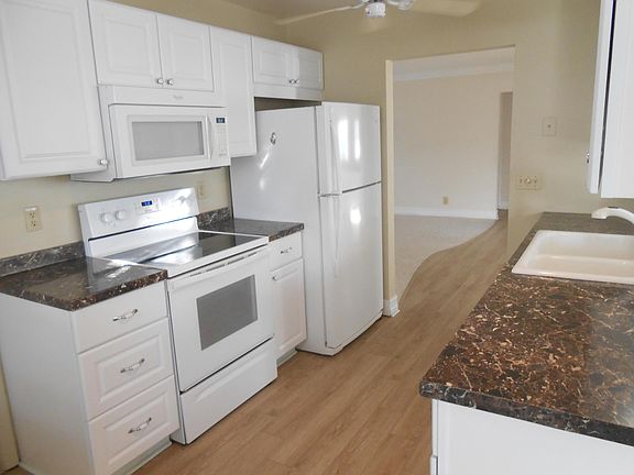 3rd image of 1910 SW 12th Avenue