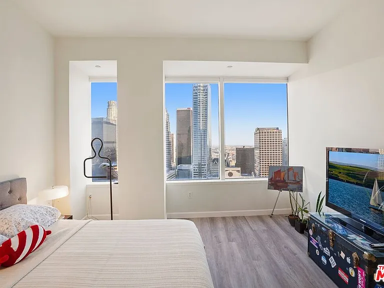 1100 Wilshire Blvd #3307 — Photo 10