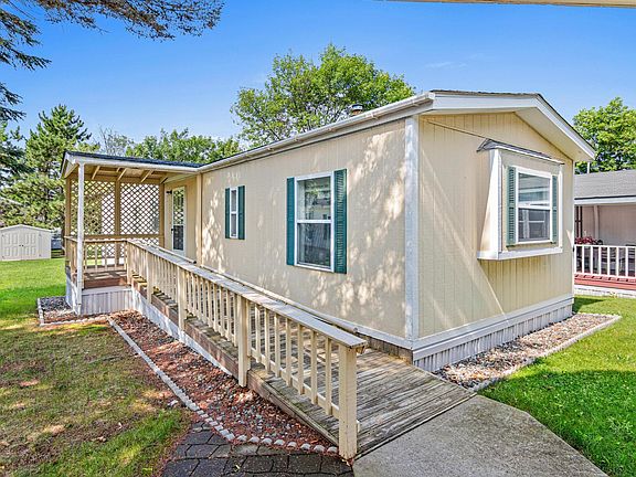 3rd image of 2215 Sugar Pine Dr