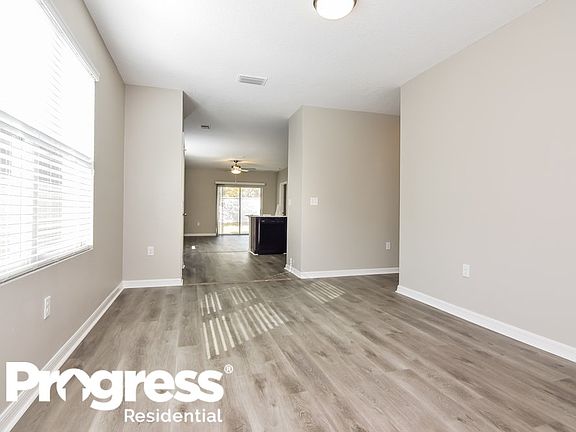 4th image of 12020 Suburban Sunrise St