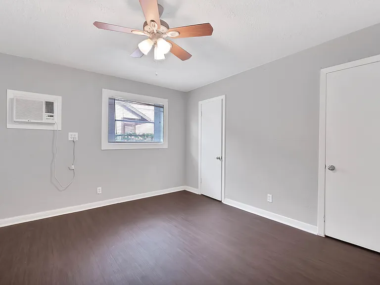 5534 Eskridge St — Photo 2