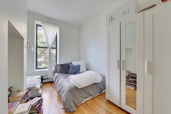 Rented by Compass | media 25