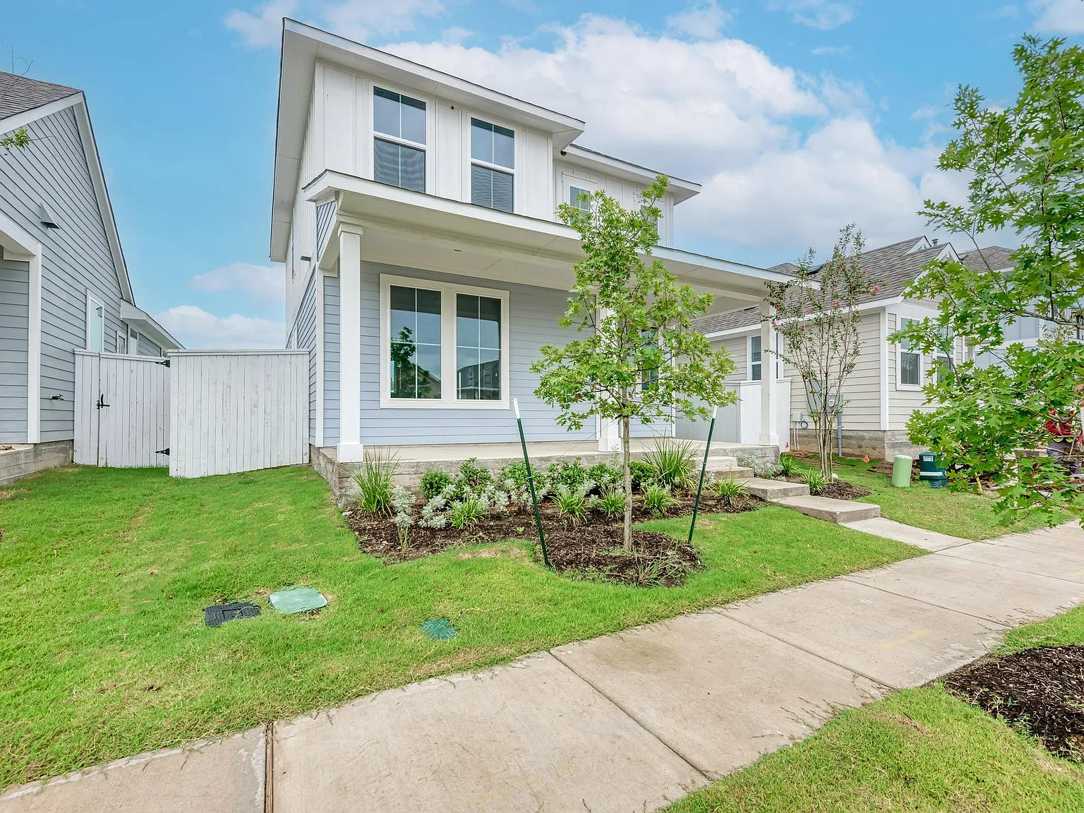 3 bed, 2.5 bath, 1419 sqft, $1,800 — Photo 3