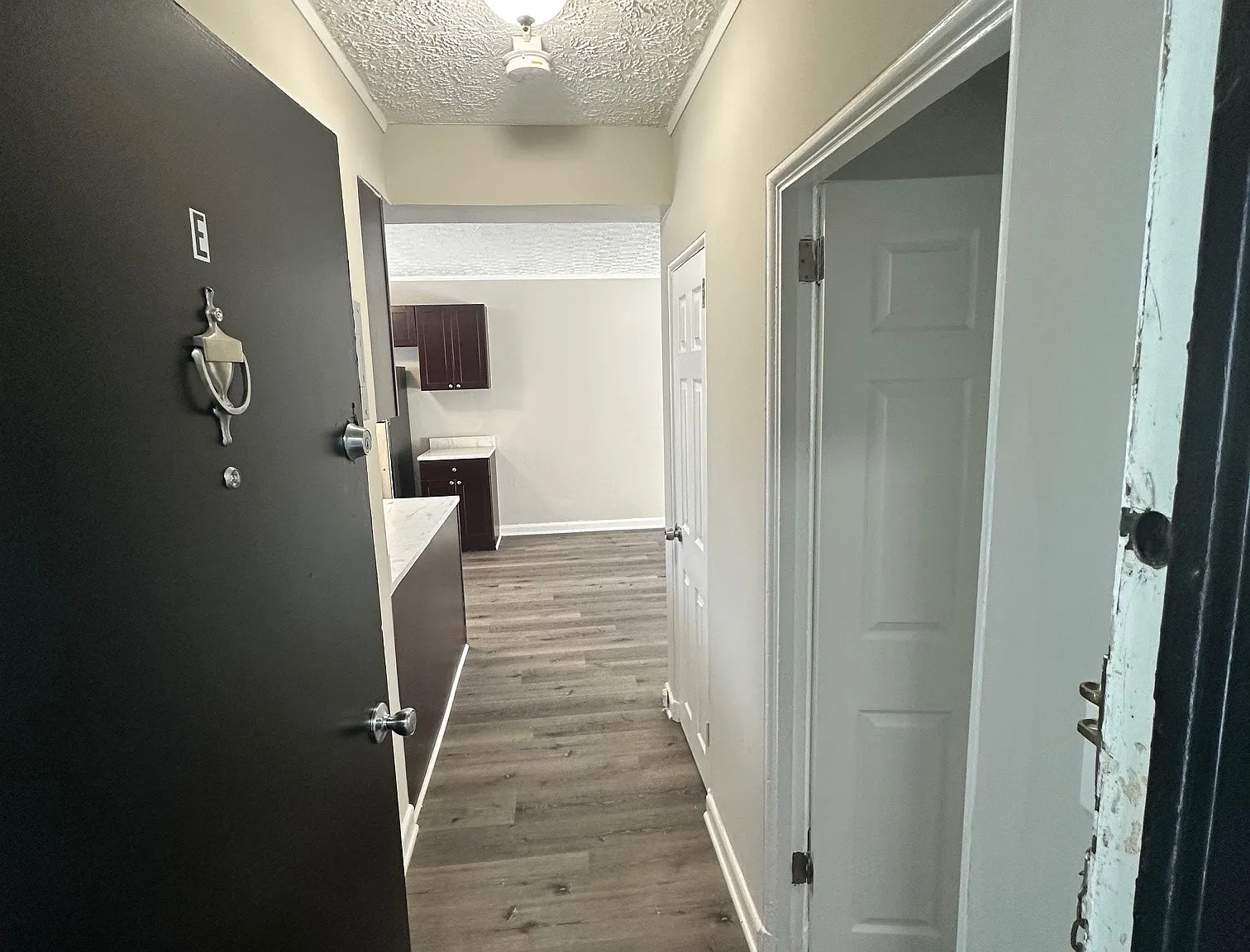 Parkway Gardens Apartments — Photo 3