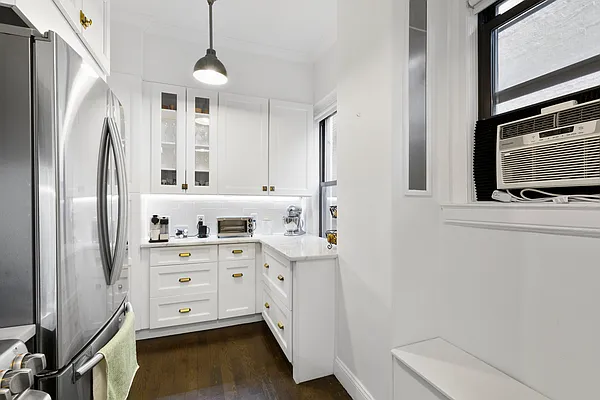 Sold by Nest Seekers International | media 12