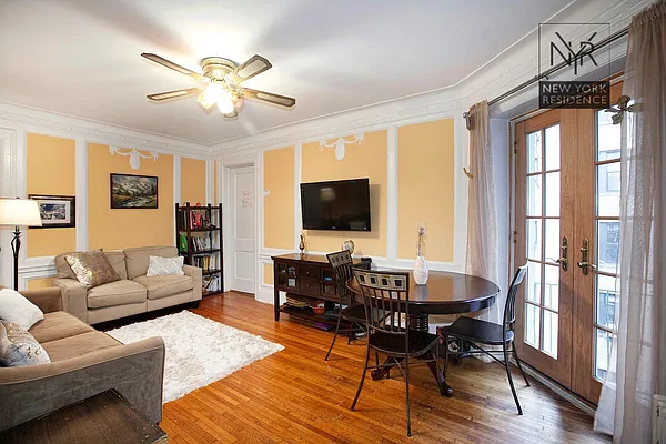 Sold by New York Residence | media 10