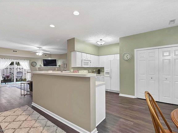 4th image of 16307 Emerald Point