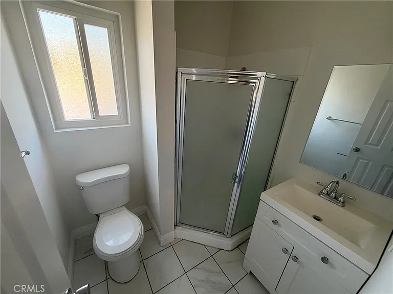 2530 Carmona Ave — Photo 10
