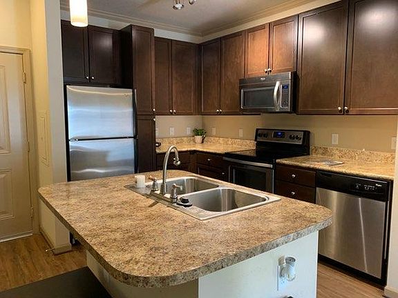 4th image of 1421 Waterford Oak Dr APT 103