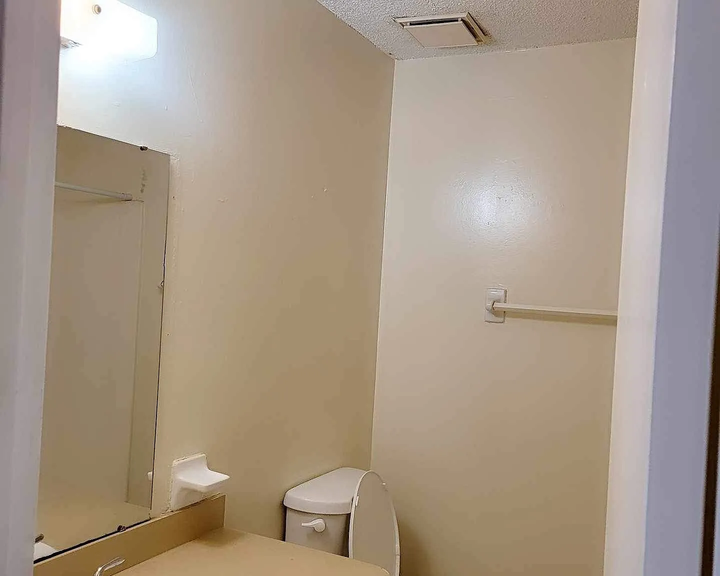 539 South 61st Ave - 539B — Photo 3