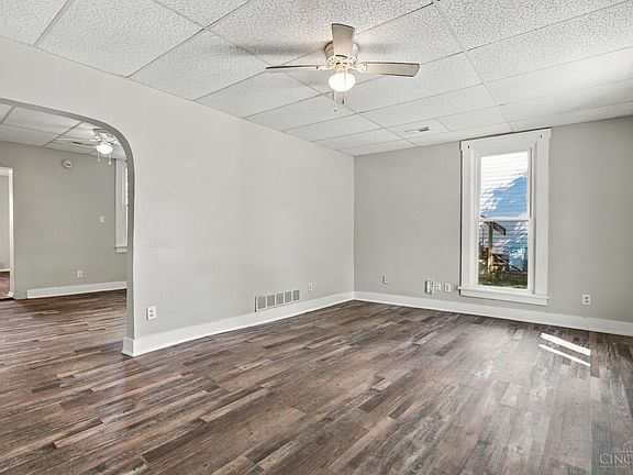 2nd image of 219 N Cherry St