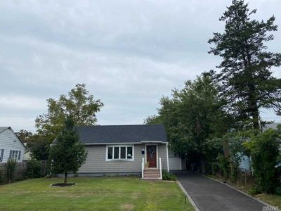 159 E Booker Ave, Wyandanch, NY, 11798