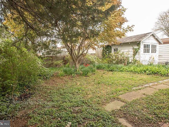 3rd image of 33 W Reamer Ave