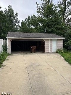 2nd image of 5203 Maplecrest Ave