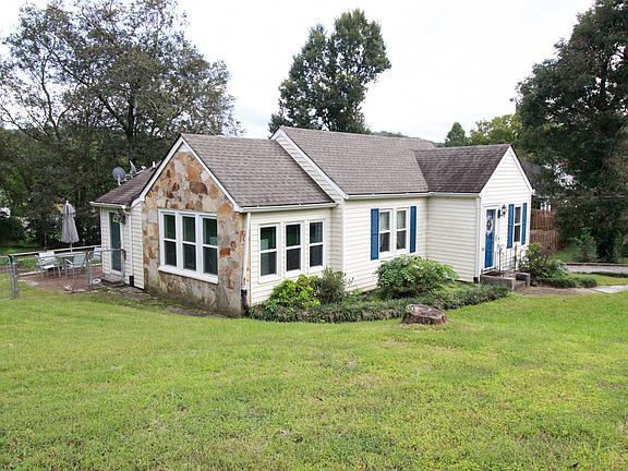 4th image of 3008 Berkley Dr