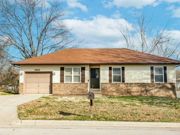 1513 W Meadow Avenue, Ozark, MO 65721